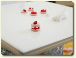 CDHM artisan Peiwen Petigrand of Oiseau deNim Miniatures will teach you a how-to in make French macaroon dessert (Ispahan Macaroons) dollhouse in 1:12 scale