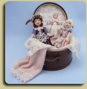 CDHM and IGMA Artisan Diane Yunnie creates 1/2 scale dollhouse dressed dolls