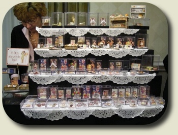 The Miniature Way, Special Feature on dollhouse miniature shows 2010 by CDHM Forum member Lynne Poindexter