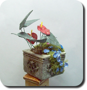 CDHM Artisan Cristina Diego creates handmade 1:12 scale flowers, plants and landscaping for the dolls house and railroad