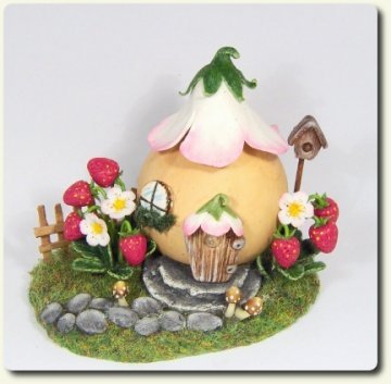 CDHM category feature, CDHM The Miniature Way, June/July 2010 Dollhouse Tourism, featuring CDHM Artisan Loredana Tonetti created this fantasy gourd dollhouse from polymer clay in 1:12 scale